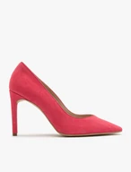 Pink pumps with decorative neckline