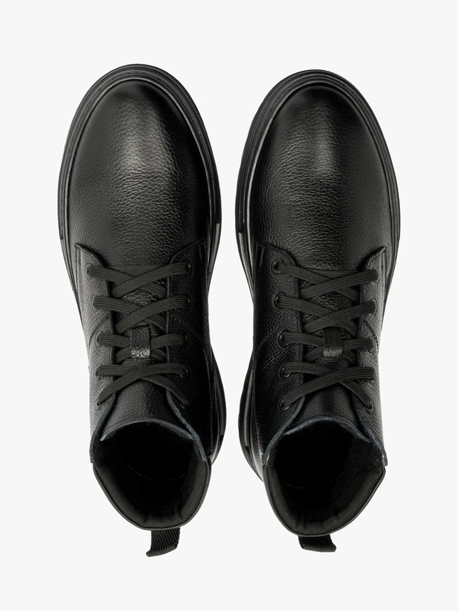 Schwarzer Herrensneaker