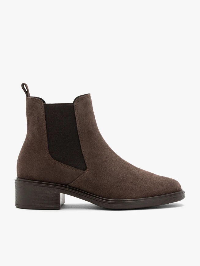Women’s brown suede Chelsea boots