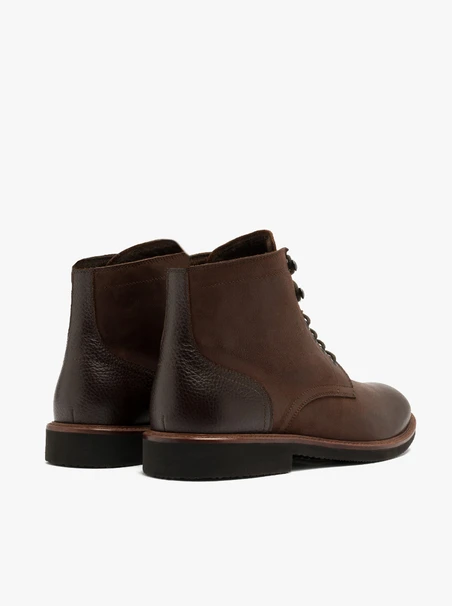Dunkelbraune Herrenstiefel