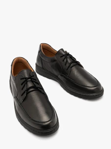 Schwarzer Lederhalbschuh
