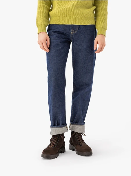Dunkelbraune Stiefel aus Velours und genarbtem Leder