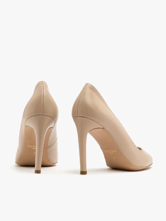 Beige pumps with decorative neckline
