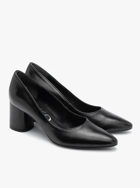 Schwarze Pumps mit runder Fußspitze