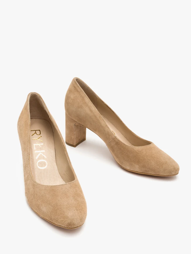 Beigefarbene Pumps mit Stilettoabsatz