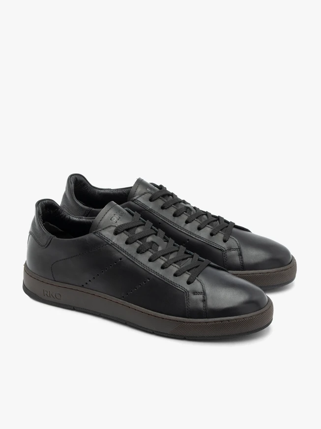 Black sporty-style lace-up shoes