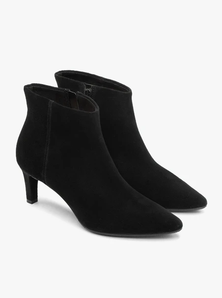 Stöckelschuhe aus schwarzem Velours