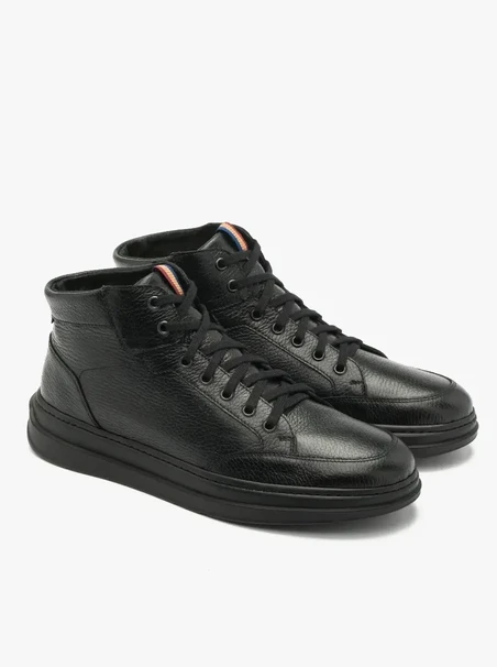 Schwarzer Herrensneaker