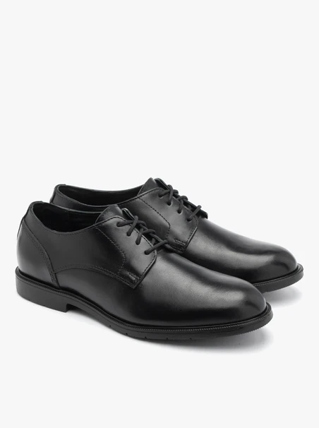 Black men’s shoes with lightweight sole