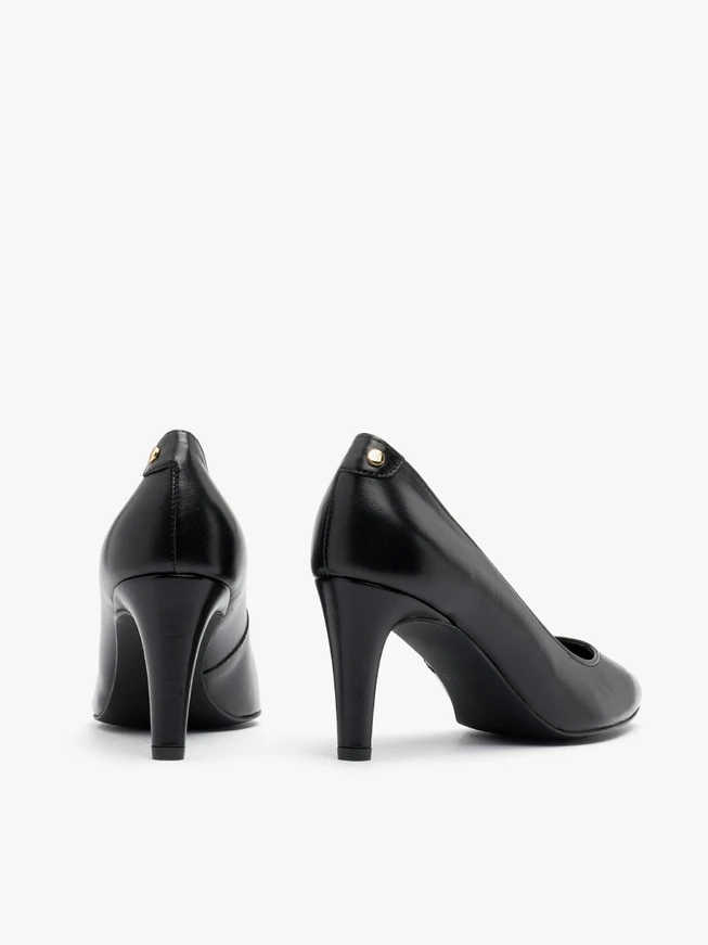 Stiletto pumps