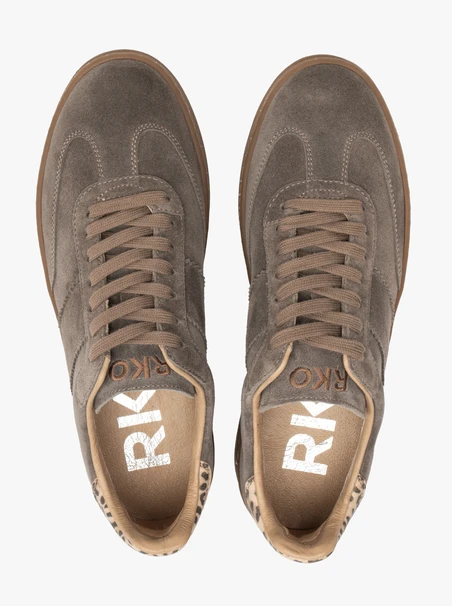 Schwarze Sportschuhe aus gebondetem Leder