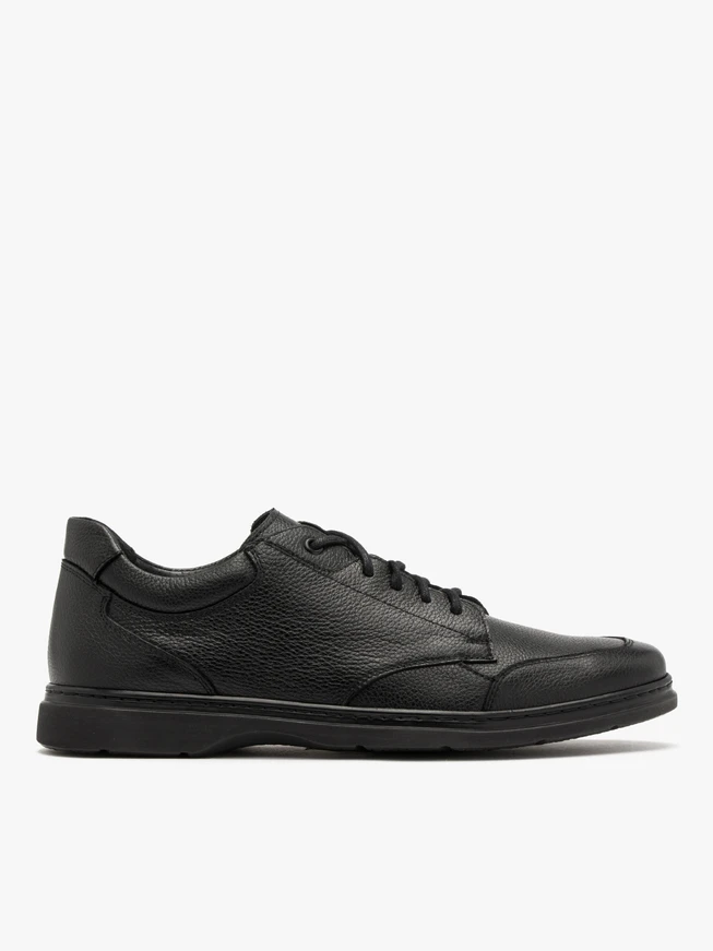 Black men’s shoe