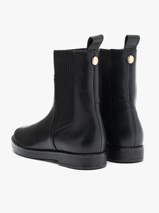 Black leather Chelsea boots