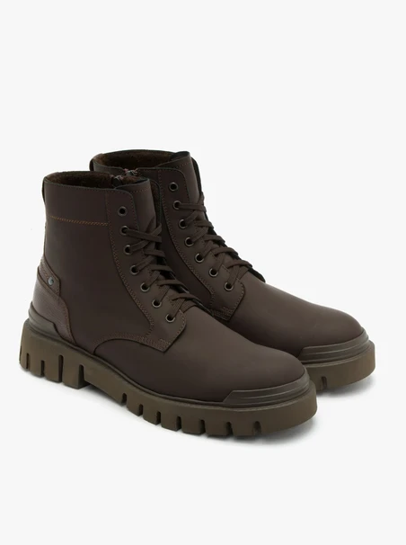 Braune Herrenstiefel