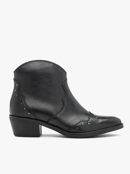 Schwarze kurze Cowboystiefel mit Nieten