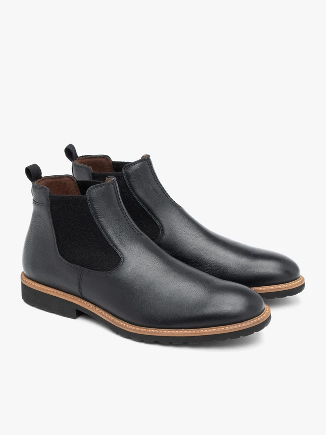 Schwarze Herren-Sablets mit dekorativer Sohle