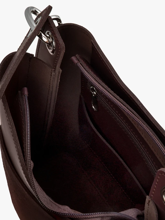 Posttasche aus kastanienbraunem Leder mittlerer Größe
