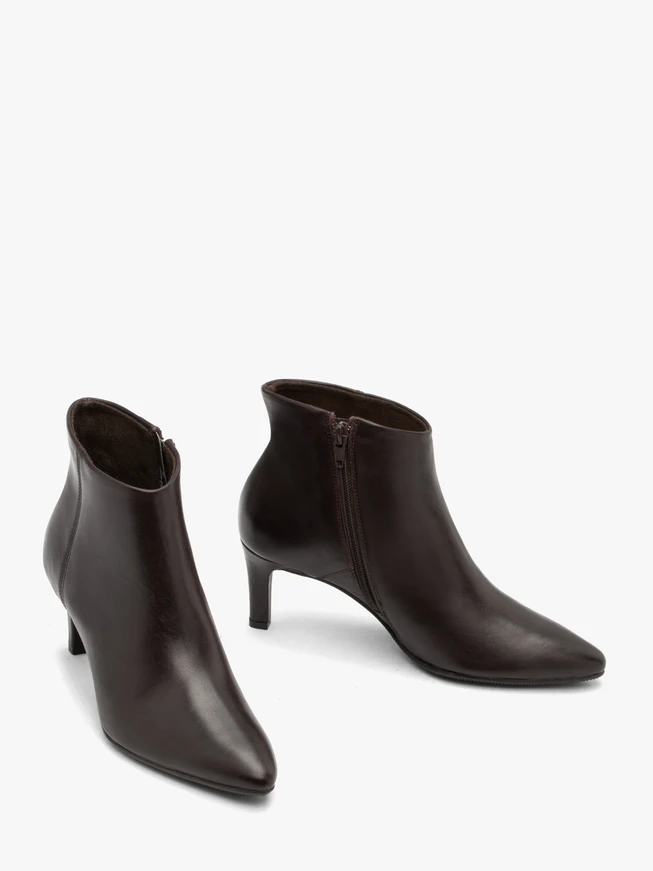 Kastanienbraune Stiletto-Stiefel