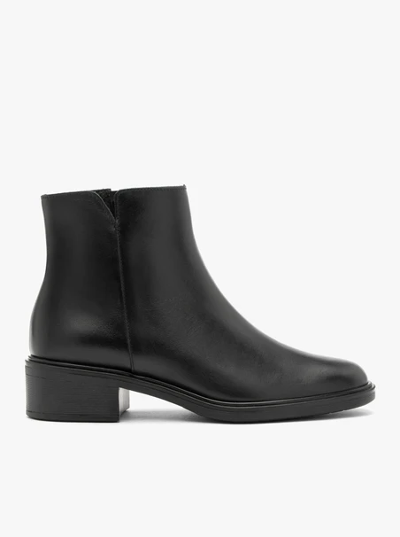 Black leather women’s ankle boots