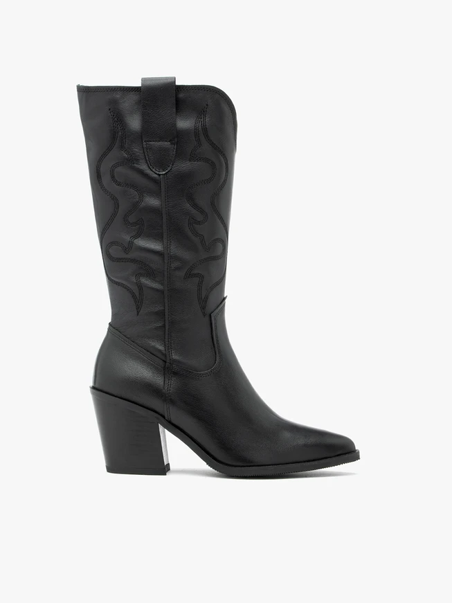 Schwarze Cowboystiefel mit besticktem Schaft