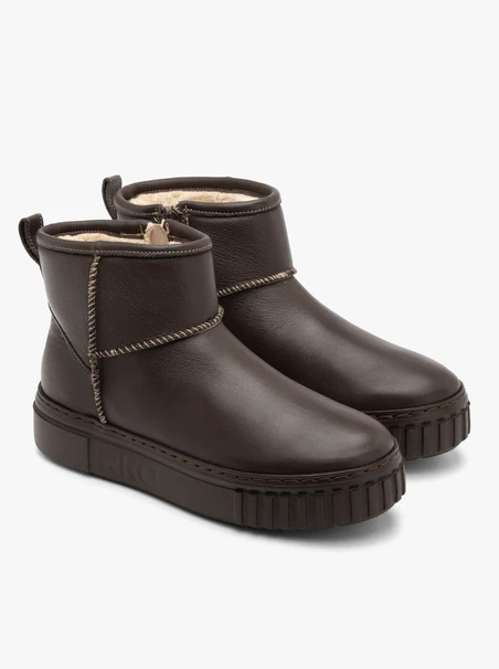 Isolierte Schneestiefel aus braunem Leder