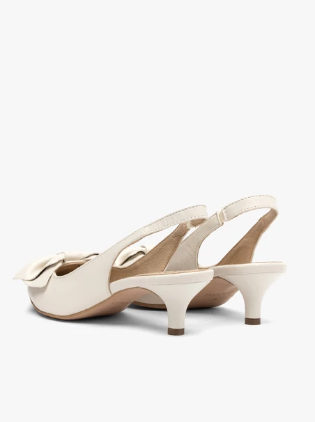 Kremowe czółenka damskie slingback na kaczuszce