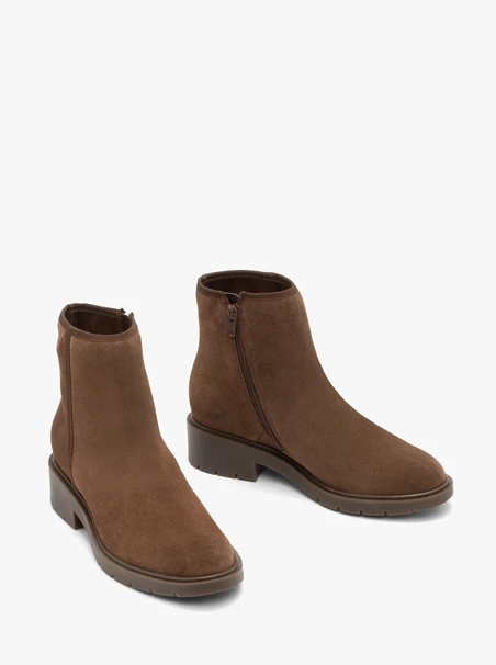 Braune Velourslederstiefel