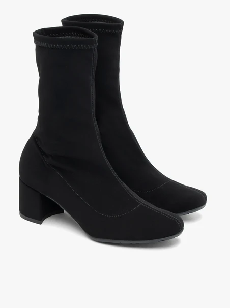 Schwarze Sockenstiefel mit elastischem Schaft