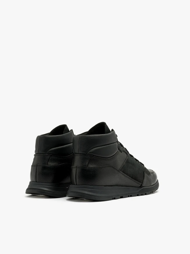 Sporty men’s boots