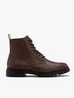 Brown men’s boot with lightweight sole