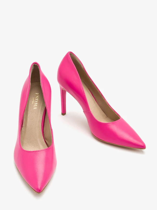 Fuchsiafarbene hochhackige Pumps