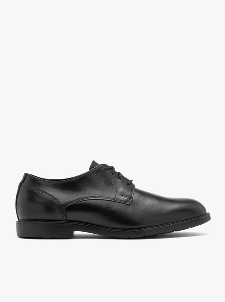 Black men’s shoes with lightweight sole