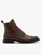 Dunkelbraune, mit Wolle isolierte Herrenstiefel