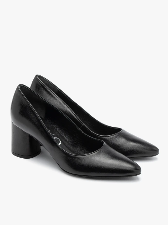 Schwarze Pumps mit runder Fußspitze