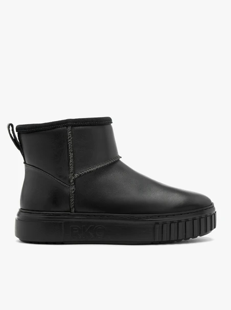 Schwarze kurze Schneestiefel