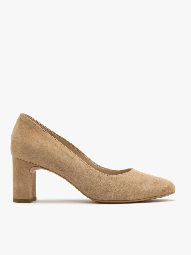 Beigefarbene Pumps mit Stilettoabsatz
