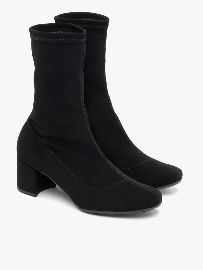 Schwarze Sockenstiefel mit elastischem Schaft