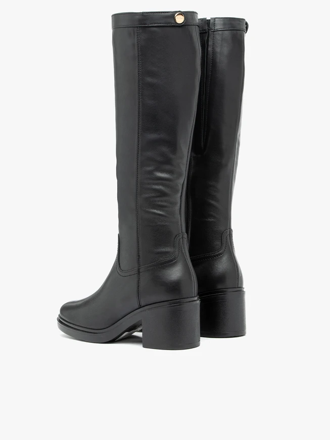 Schwarze Vollnarbenlederstiefel mit Stilettoabsatz