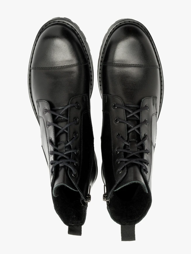 Isolierte Herrenstiefel aus schwarzer Wolle