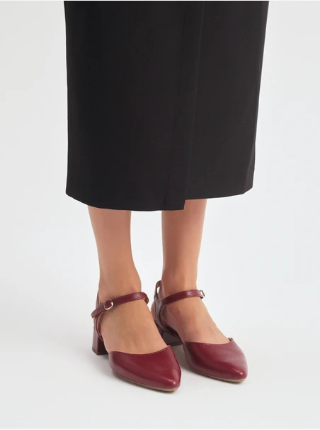 Kastanienbraune Damen Slingback-Pumps ohne Absatz