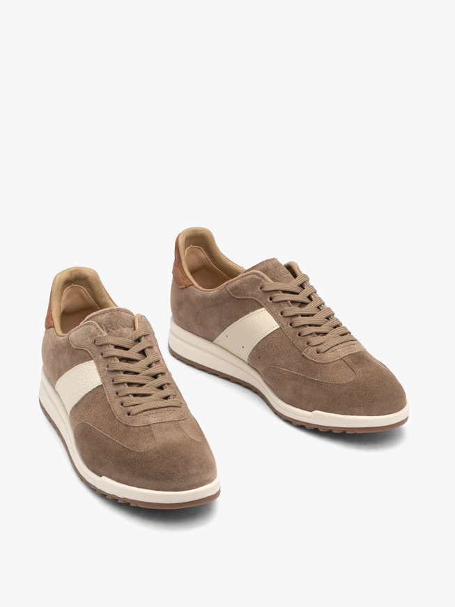 Sand- und cremefarbene Damen-Sporthalbschuhe