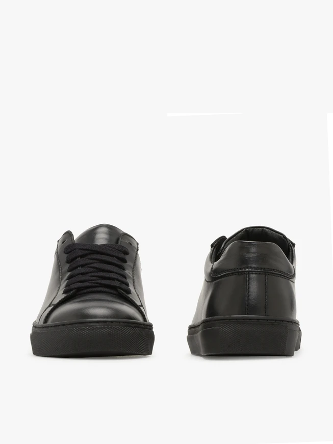 Black men’s sneakers