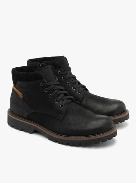 Schwarze Herrenstiefel auf leichter Basis
