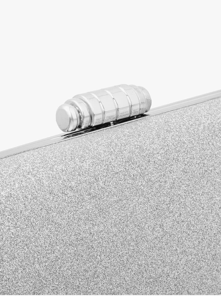 Silberne Clutch-Tasche