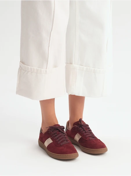 Burgundy sporty flat women’s shoes