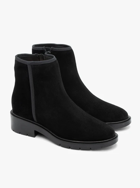 Schwarze Velourslederstiefel