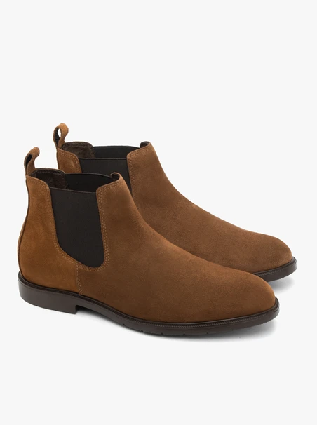 Brown men’s suede Chelsea boots