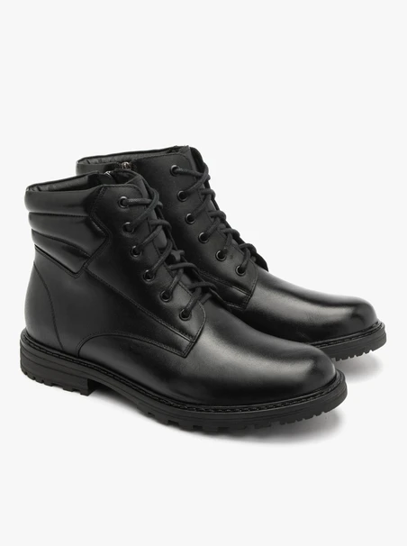 Isolierte Herrenstiefel aus schwarzer Wolle