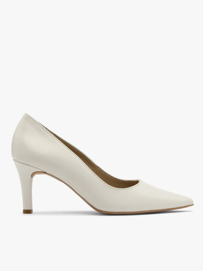 Cream women’s pumps