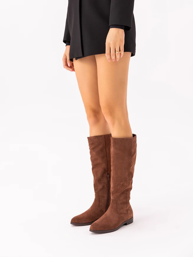 Braune Velourslederstiefel